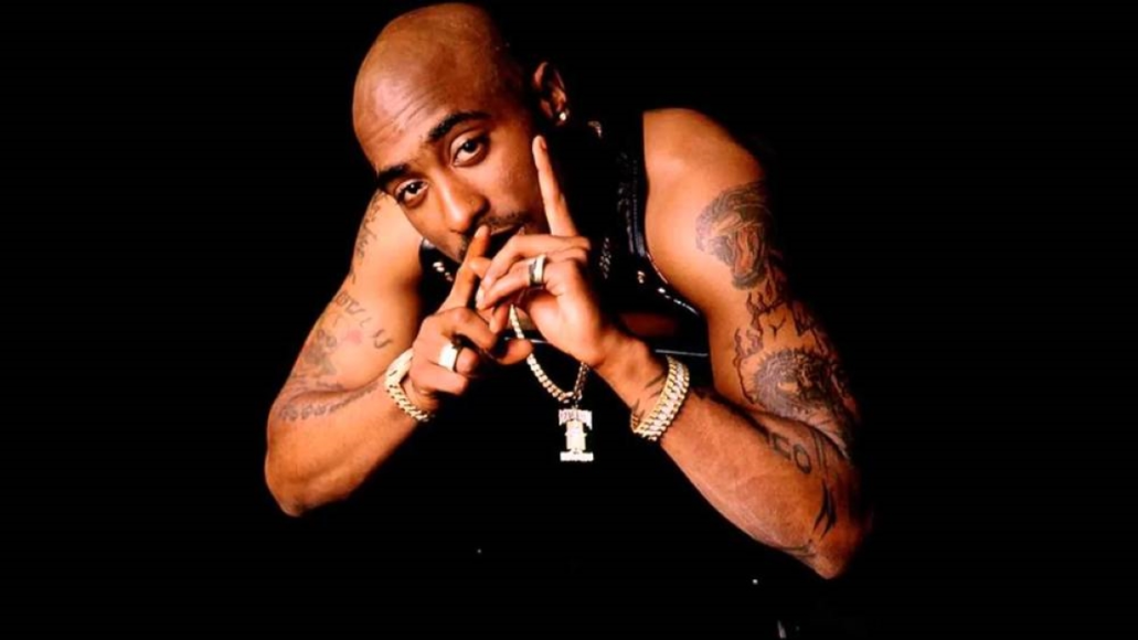 2pac during the photo shoot of All eyez on me 